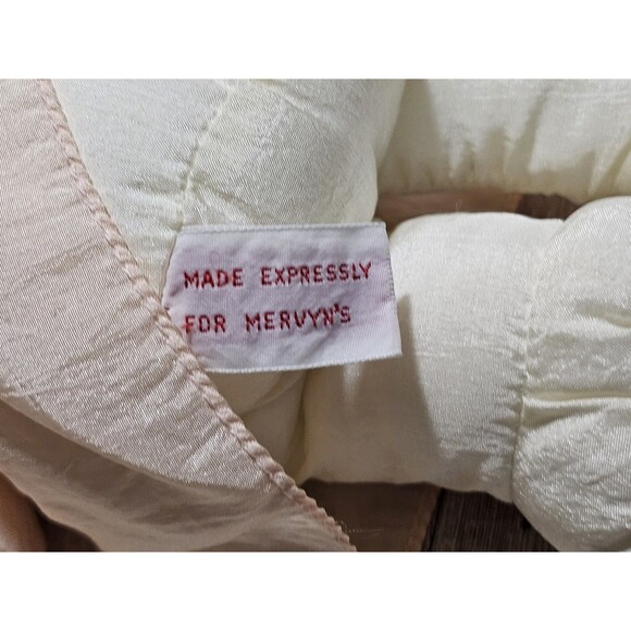 Vintage Mervyn's Bunny Stuffed Animal 11" Rare Collectible Made In Korea - Picture 8 of 9